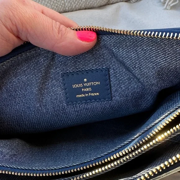 Louis Vuitton Navy Monogram Crossbody Bag - Picture 15 of 16